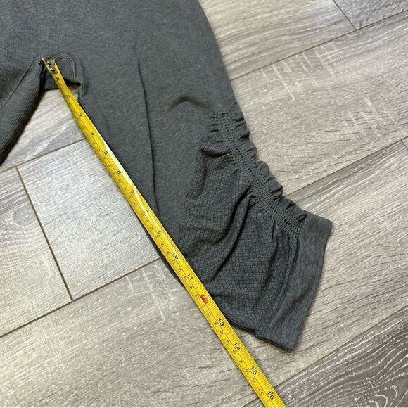 Lululemon women’s In the Flow Crop seamless Leggings 6 - Picture 7 of 10